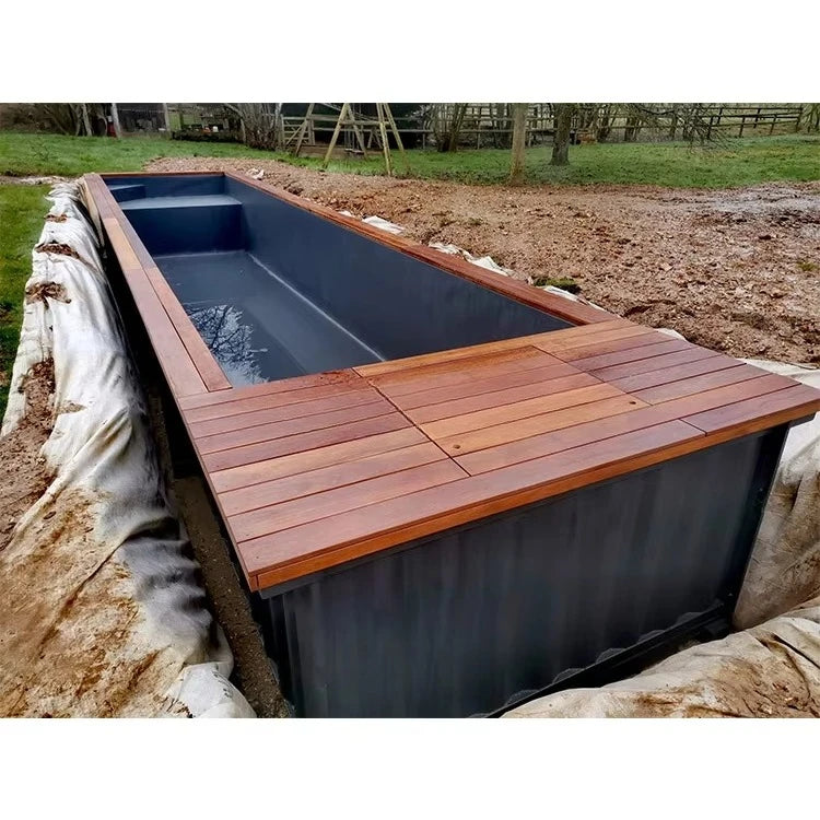 Eingelassener Containerpool