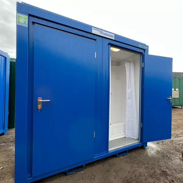 Sanitärcontainer 14 – WC + Dusche getrennt (2,44×1,5 m)