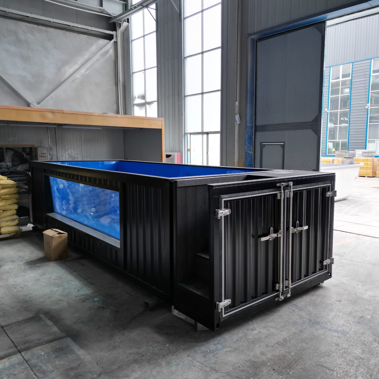 Familien-Containerpool aus Fiberglas