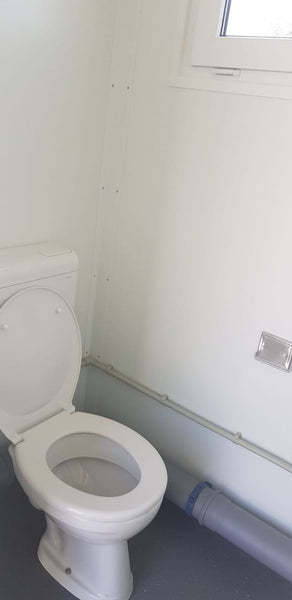 Modul 10′ Sanitärinstallationen (WC/Urinal/Dusche/Waschbecken) + Verkleidung